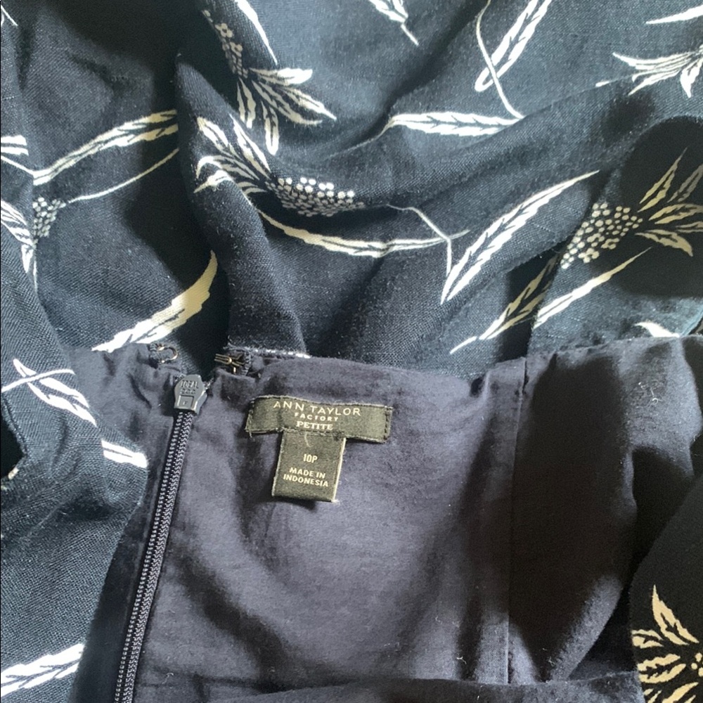 Ann Taylor Monochrome Floral Jumpsuit Size 10P - Picture 2 of 8
